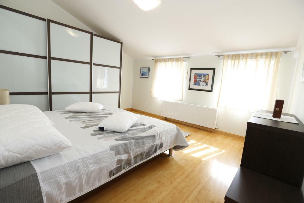 Apartment Bojan With Terrace And Sea View Baska  Exterior photo